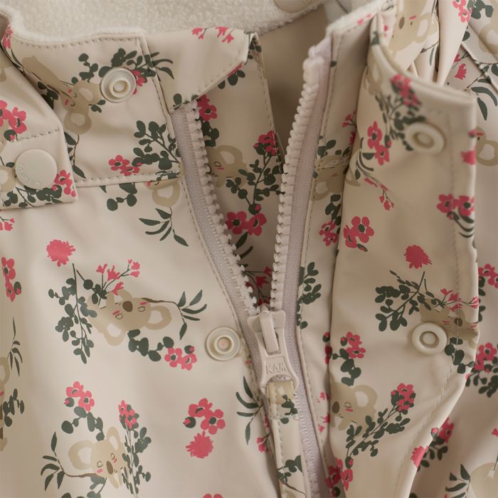 Regndress, CeLaVi, Perfectly Pale