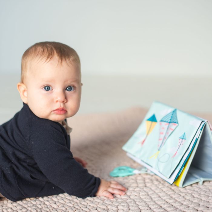 Aktivitetsbok, TAF Toys, Tummy-Time