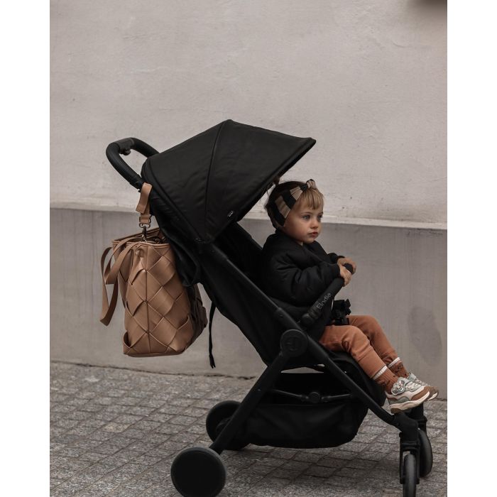 Elodie Stelleveske, Caramel Brown 
