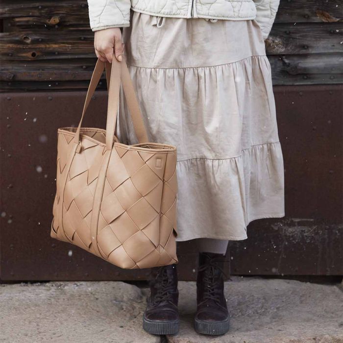 Elodie Stelleveske, Caramel Brown 