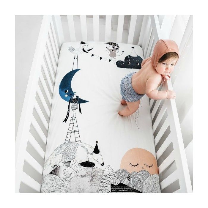 Rookie Humans, Laken, 60x120cm, The Moon`s Birthday
