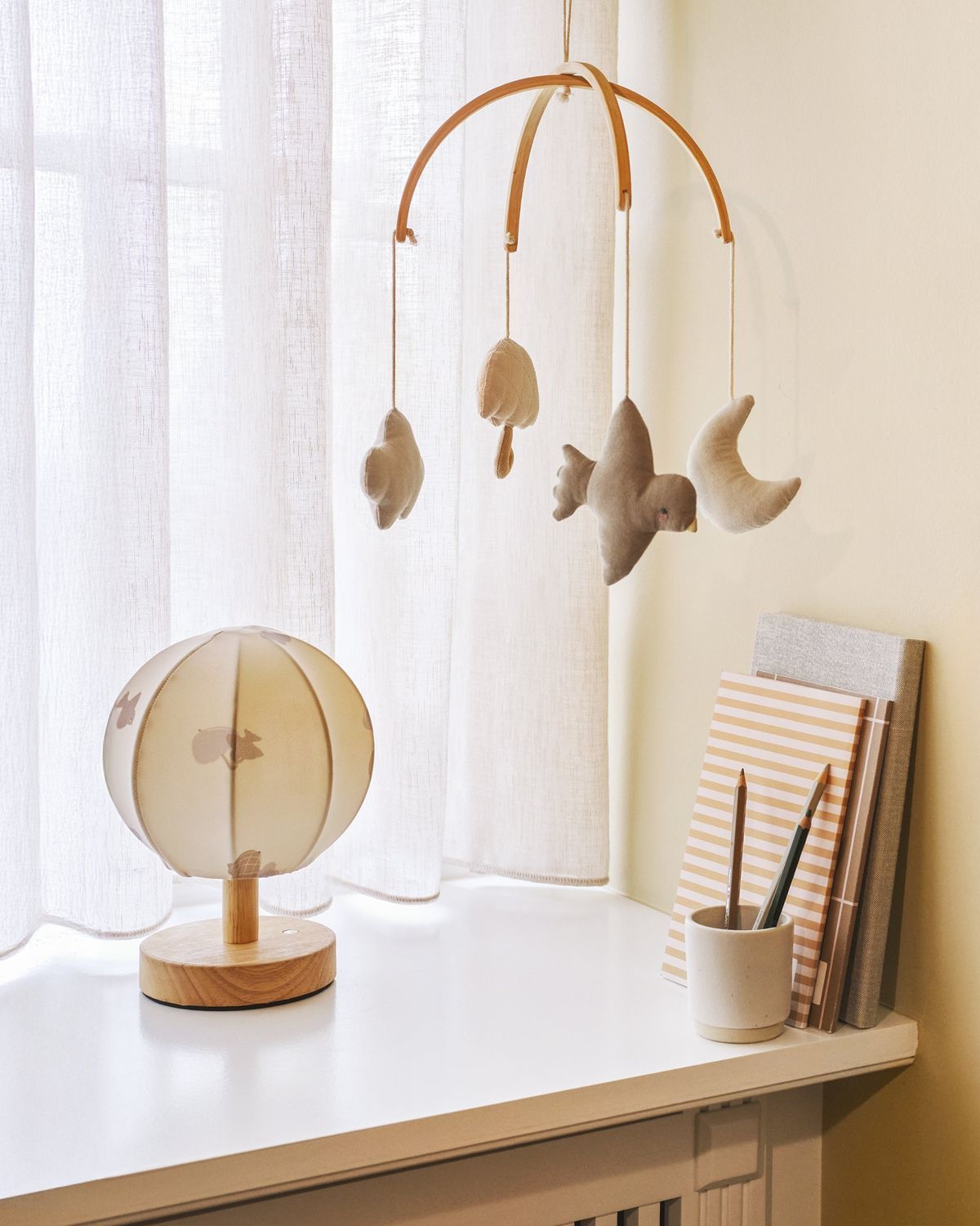 Moonboon Nattlampe, Over The Moon