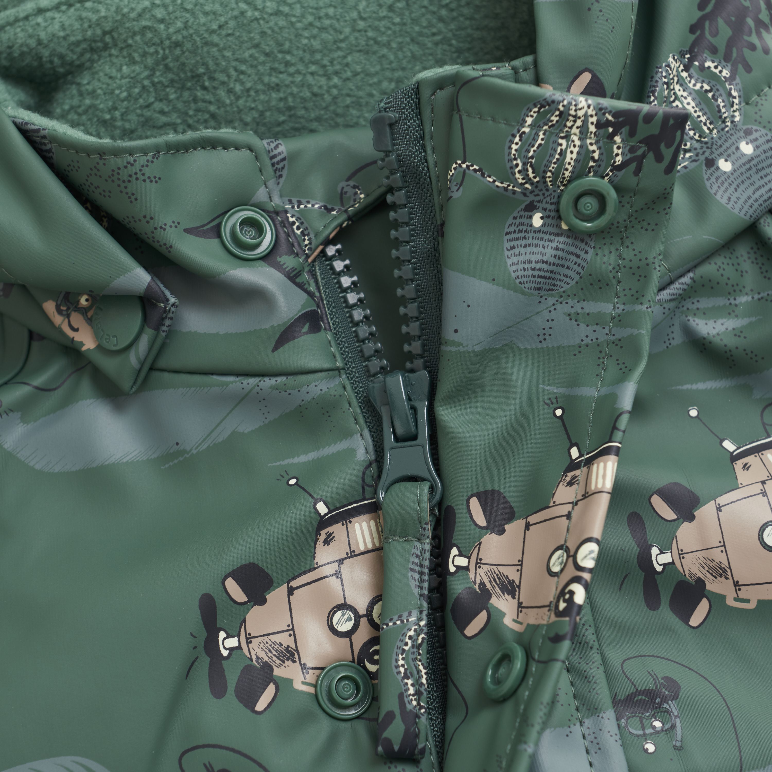 Regndress, CeLaVi, Smoke Pine