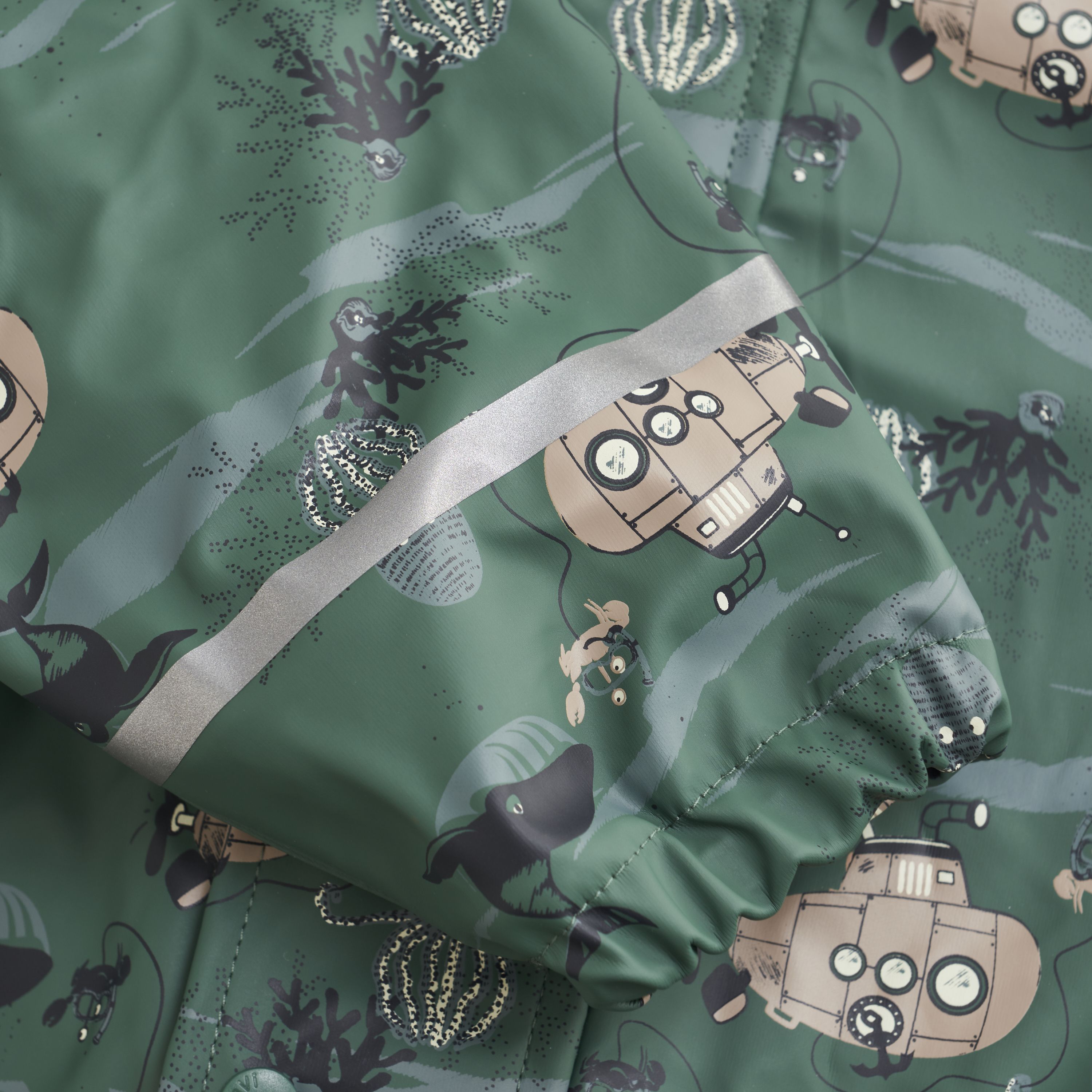 Regndress, CeLaVi, Smoke Pine
