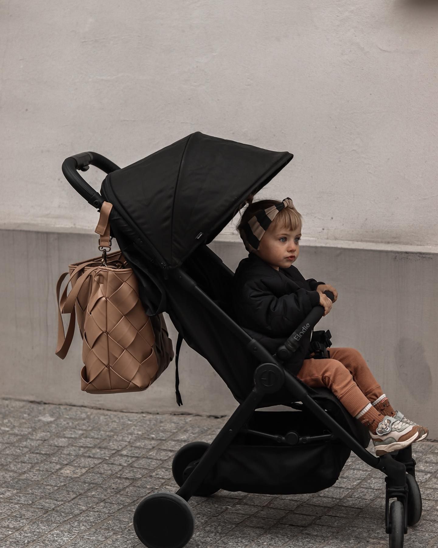 Elodie Stelleveske, Caramel Brown 