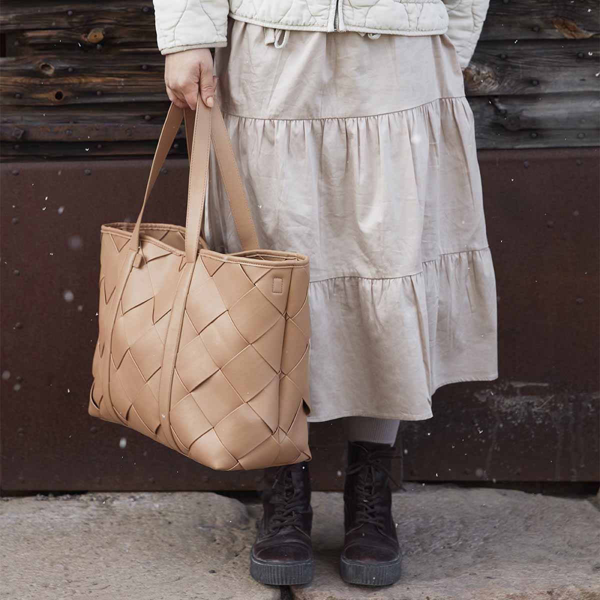 Elodie Stelleveske, Caramel Brown 