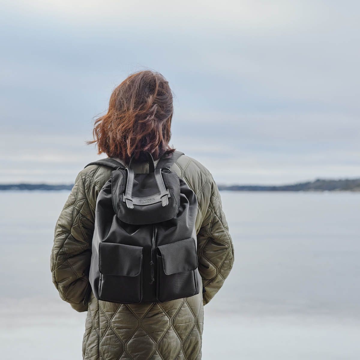 Elodie Stellebag, Sort