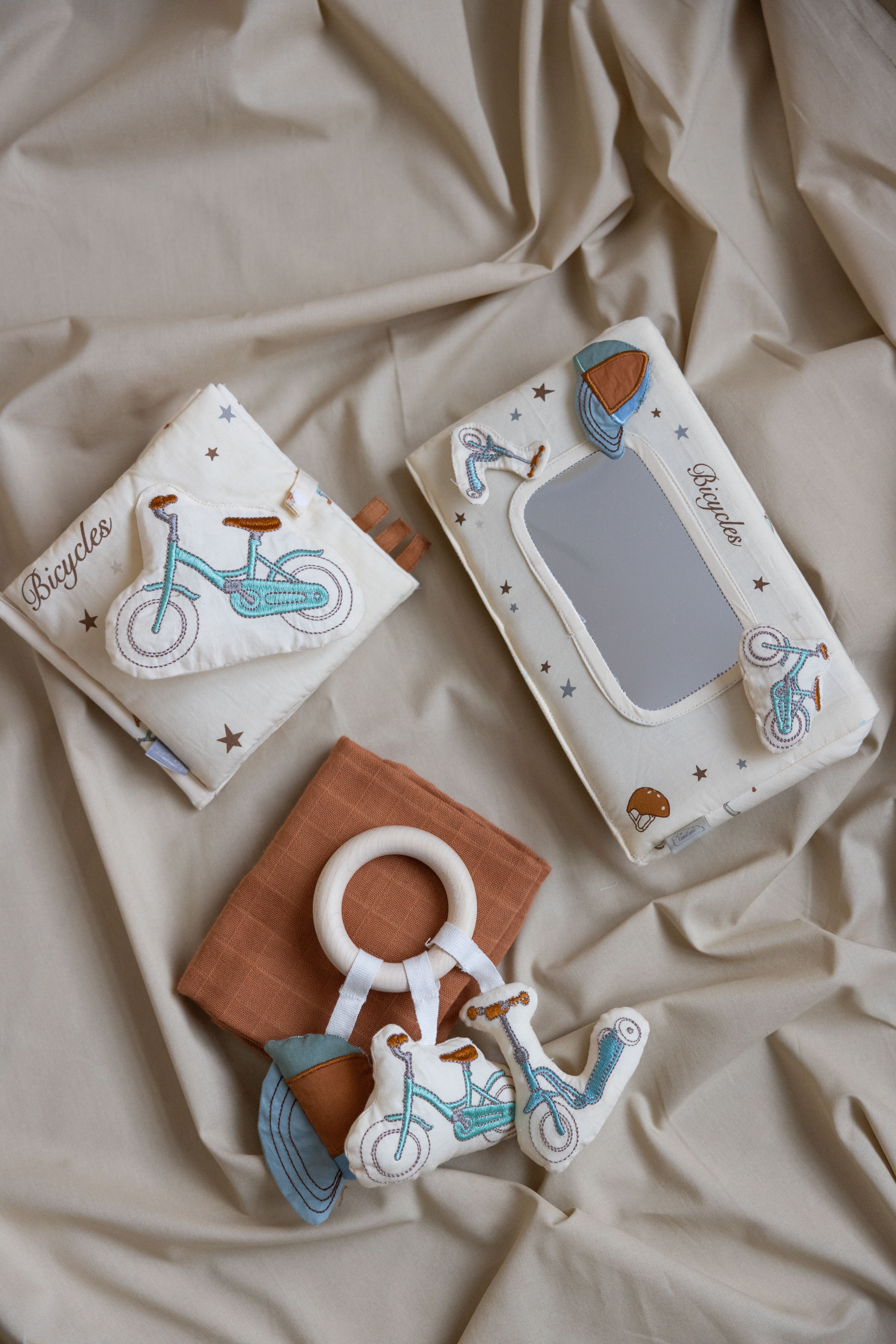 Aktivitetsbok, Cam Cam, Bicycles