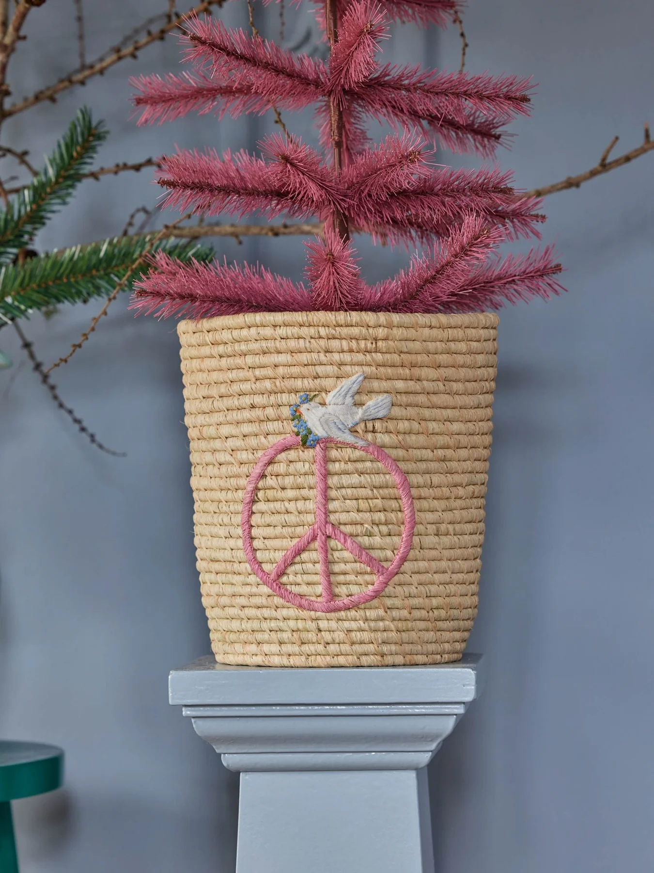 Raffia kurv med rosa "Peace" motiv, Rice
