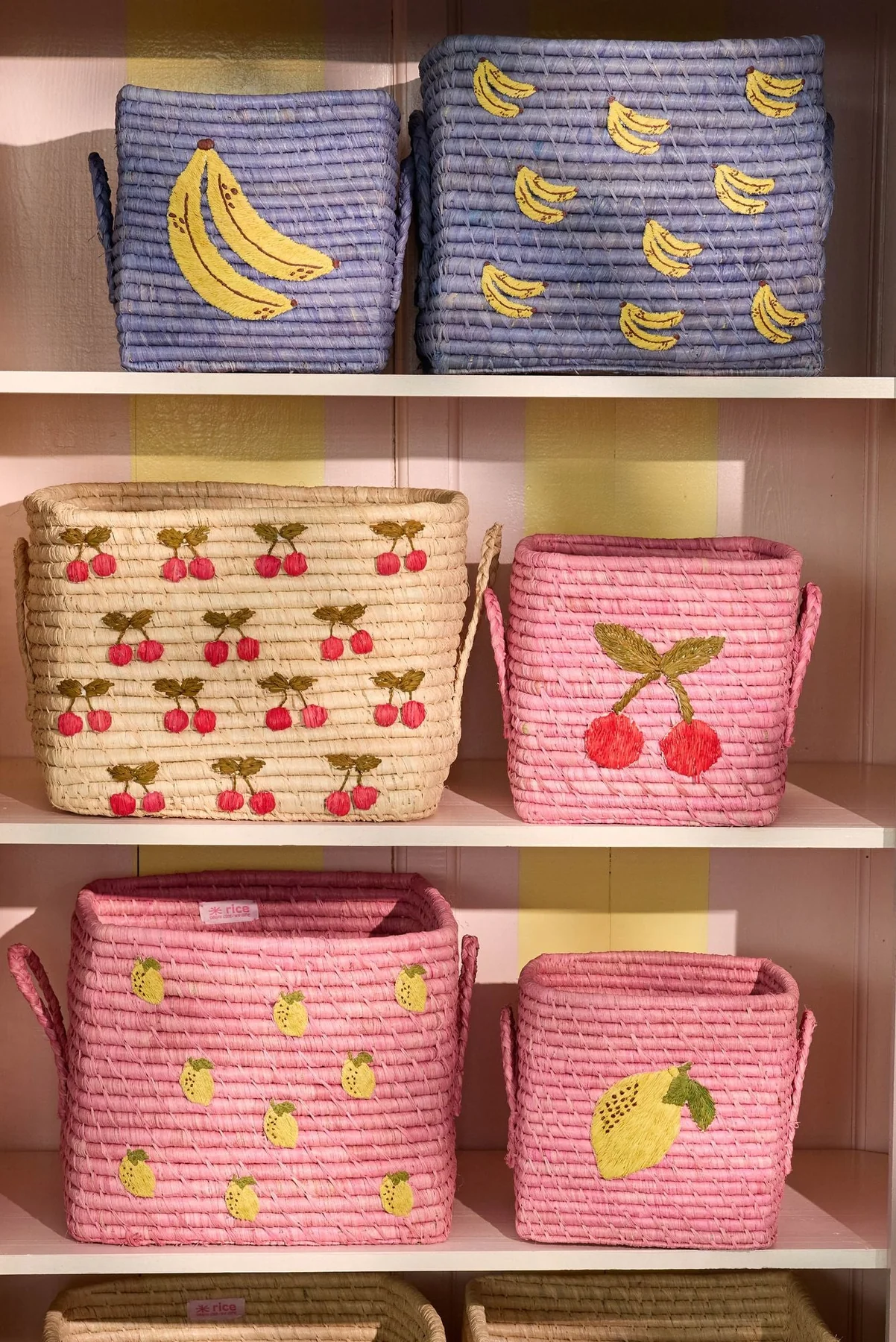 Firkantet rosa kurv med stort sitronbroderi, Liten, Rice